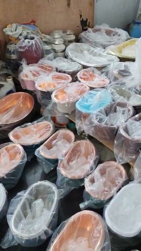 Партия медных раковин: каждая упакована в отдельный пакет